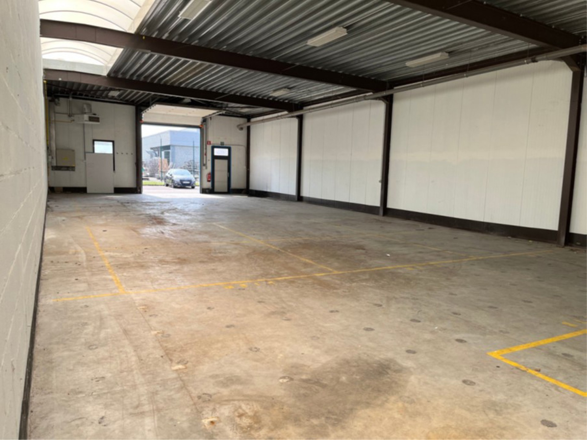 Magazijn 240m² te huur - foto 4