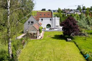 Pour une visite ou plus d’informations, contactez Saimen au 0470 79 24 20 ou par e-mail à : saimen@cornelis-goeman.be Charmante maison...
