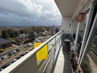 Genk-centrum, Reinpadstraat 17 bus 18: Ruim energiezuinig appartement met 3 slaapkamers, 2 terrassen en garage.Op de zevende verdieping van...