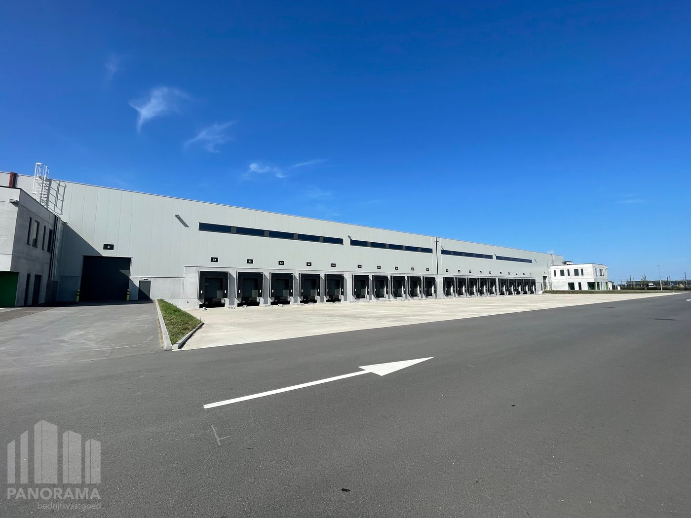 Logistiek magazijn van 29.311 m² + 1.282 m² kantoorruimte - foto 4