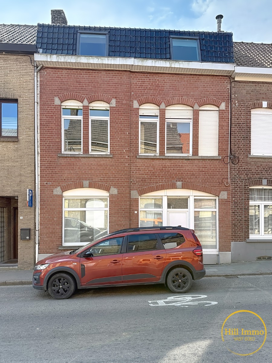 Gerenoveerde rijwoning met 5 slaapkamers in Nieuwkerke (Heuvelland) - foto 1