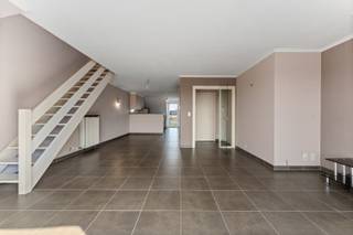 Ruim en instapklaar appartement in hartje Veurne. Dit verzorgde appartement is gelegen in het centrum van Veurne en biedt heel wat...