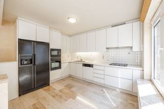 Welkom in dit schitterend appartement op de eerste verdieping dat maar liefst 136 m² bewoonbare oppervlakte biedt. Dit is het ideale appartement...