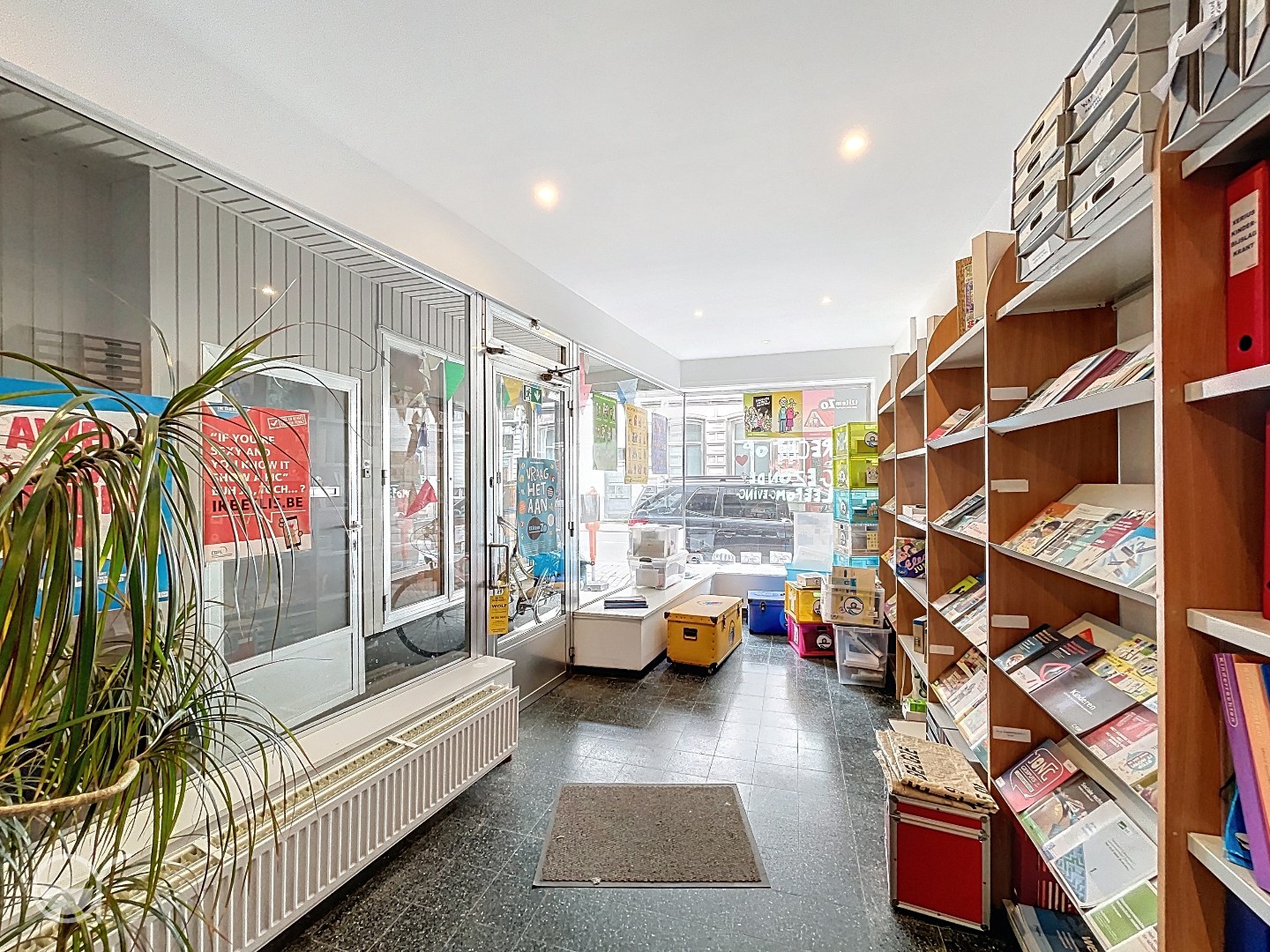 Commerciële ruimte te huur aan de Poel - foto 1