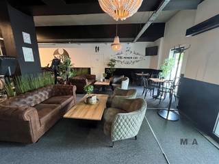 ZONHOVEN. Investeringsopportuniteit. Commercieel gebouw op toplocatie in Zonhoven.Kenmerken:Commercieel gebouw met een totale bruikbare oppervlakte:...