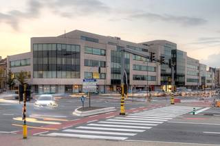 Modern offices for rent in the Franklin Building in Berchem.