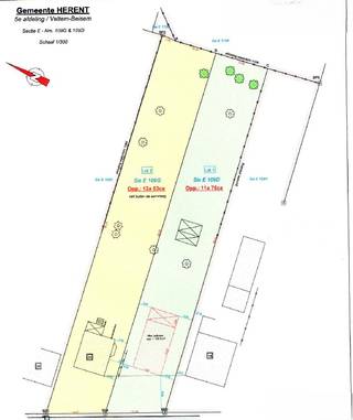 Op zoek naar een ruime bouwgrond voor het realiseren van uw droomwoning? Deze gunstig gelegen bouwgrond nabij het centrum van Veltem-Beisem biedt u maar liefst 11a 76ca en vormt de ideale basis voor een gezellige gezinswoning.<br />Dankzij de geldende voorschriften zijn er verschillende bouwmogelijkheden. Zo is op het gelijkvloers een bebouwing van 15 m x 7 m mogelijk en op de verdieping 12 m x 7 m, of kan er gekozen worden voor een bouwvolume van 13 m x 7 m op beide niveaus. De voorschriften voorzien in twee volwaardige bouwlagen, aangevuld met een derde bouwlaag onder het hellend dak. Hierdoor krijgt u heel wat mogelijkheden om een ruime en comfortabele woning op maat te creëren.<br />Ook de ligging is een absolute troef. U woont hier in een rustige en aangename omgeving, terwijl scholen, sportfaciliteiten, winkels, openbaar vervoer en het station zich allemaal op wandelafstand bevinden. Bovendien geniet u van een uitstekende bereikbaarheid richting Leuven, Brussel en Mechelen.<br />Een unieke combinatie van ruimte, rust en bereikbaarheid: geniet van het aangename wonen in Veltem-Beisem, met alle dagelijkse voorzieningen vlakbij en de belangrijkste verbindingswegen binnen handbereik.<br />Een bouwgrond met tal van mogelijkheden voor wie zijn toekomstige thuis volledig naar eigen wensen wil realiseren.<br />