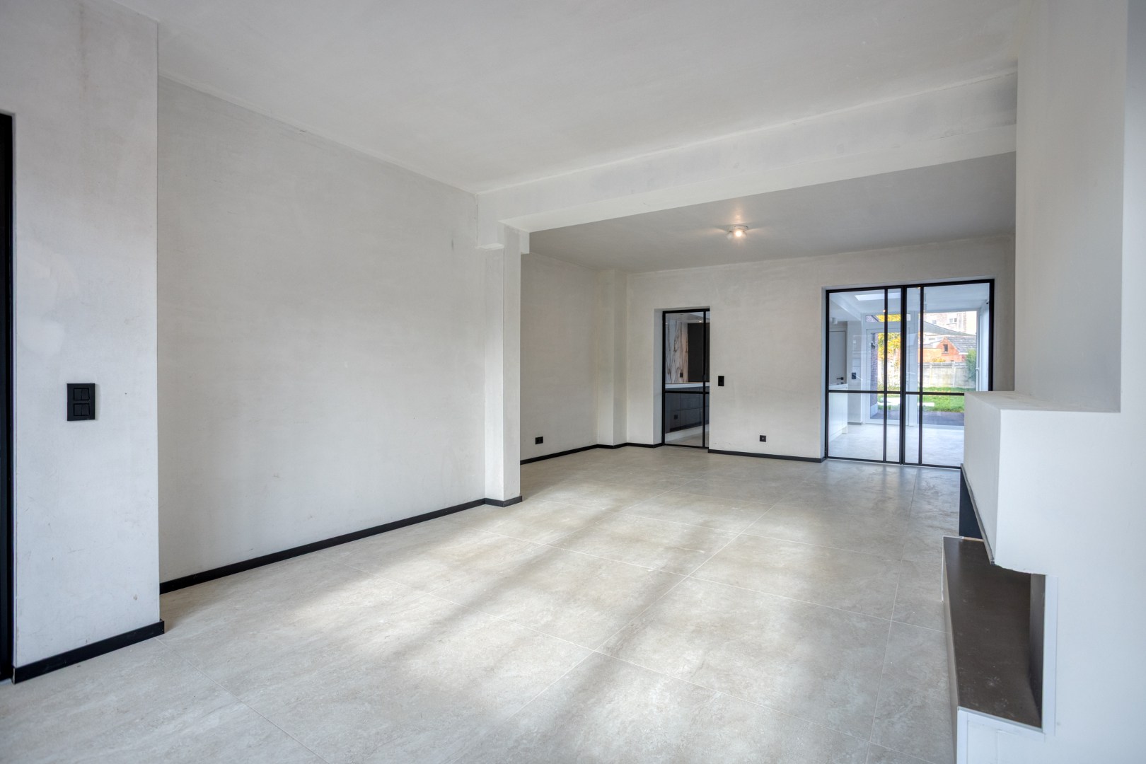 Gerenoveerde woning met 3/4 slpks en grote tuin in het centrum. - foto 3