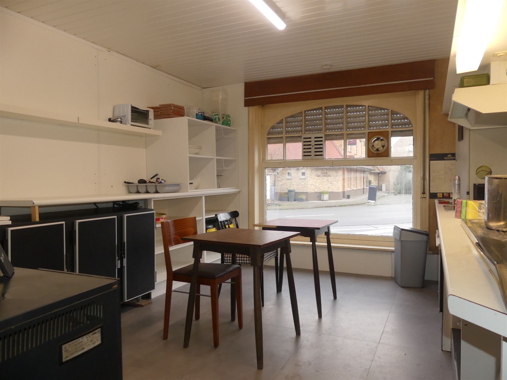 Dorpscafé met woonst, ruime garage en binnenkoer - foto 5