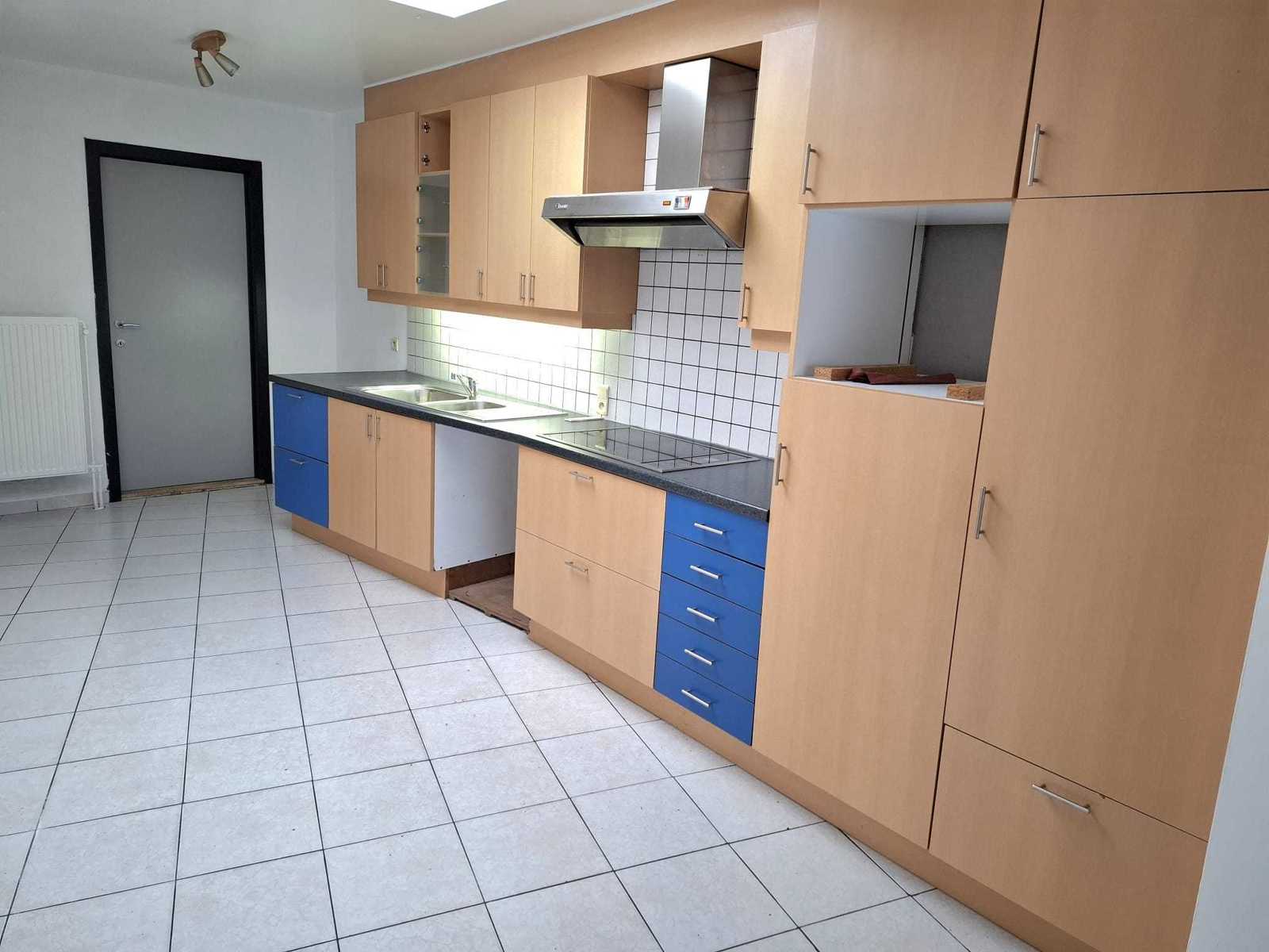 Ruim gelijkvloers appartement met 3 slaapkamers - foto 5