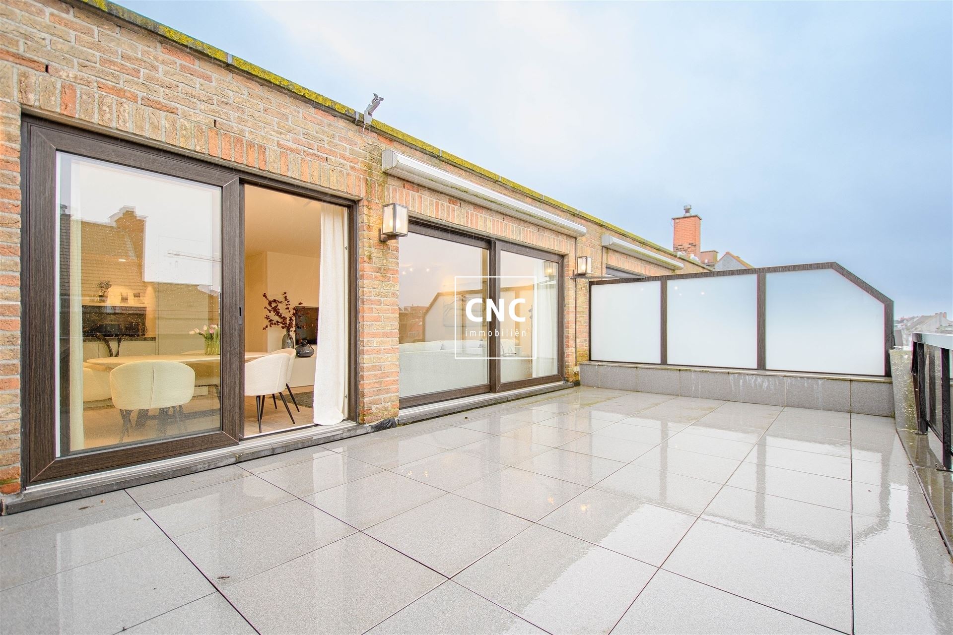 Renovated penthouse with large terraces near the seafront - photo 5