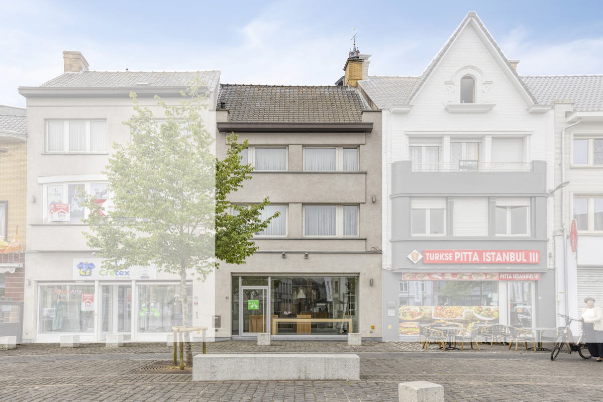 Beautiful commercial property with home for sale on the Grote Markt - photo 2