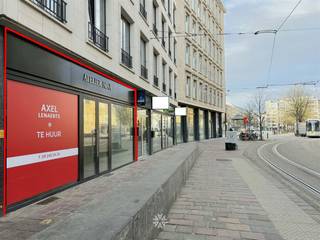 <p><span>GHENT - Vogelmarkt: Looking for a commercial ground floor </span><span>for rent in the heart of Ghent?</span><span> Then this property may be for you.</span></p><p><span> </span></p><p><span>The main assets in a nutshell:</span></p><ul><li><span>Exclusive location on Kouter Ghent</span></li><li><span>Located in the commercial part of the center </span></li><li><span>Parking at walking distance</span></li><li><span>Facade width of approximately 7.5 m for good visibility</span></li></ul><p><span> </span></p><p><span>Layout:</span></p><p><span>The commercial space is located on the ground floor and is directly accessible from the street. The first part consists of an office space (approx. 55m²) and a separate storage space (approx. 25m²). This part has large windows that provide the rooms with lots of light and also ensure good visibility from the street  . The second part consists of a partially equipped kitchen and separate toilet. This exceptional property offers your business the opportunity to establish itself very centrally on one of the most exclusive squares in Ghent. Unique opportunity!</span></p><p><span> </span></p><p><span>Immediately available.</span></p><p><span>Rent: € 3250 + monthly provision: € 150 (private consumption heating). Electricity and water to be paid separately. </span></p><p><span> </span></p><p><span>Contact Axel Lenaerts estate agents for more info or a visit.</span></p>