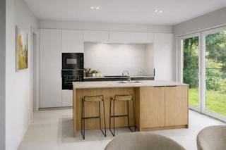 Nieuw te bouwen ruime rijwoning. Ligging net buiten het centrum vlakbij het Bargepark. U heeft vlotte bereikbaarheid tot de E40 en N370 waardoor u...