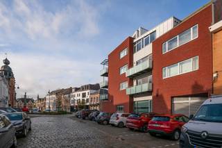 Zéér verzorgd en recent appartement met 2 slpk + ruim terras.In het meest in het oog springende appartementsgebouw van Duffel zijn we fier dat we u...