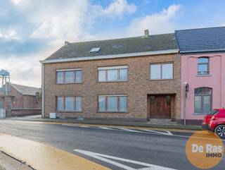 EERSTE BEZOEKDAG ZATERDAG 13 DECEMBER VAN 10u TOT 14u ( ENKEL OP AFSPRAAK !! )DENDERHOUTEM – Deze ruime gezinswoning kan u vinden nabij het centrum...