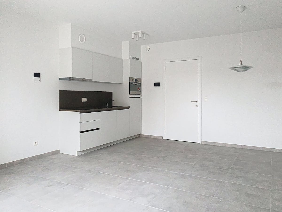 Tour & Taxis - Spacious new-build studio for rent - photo 3