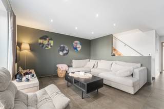 Te koop: recente instapklare woning in Hamme, gelegen in een rustige woonwijk nabij het centrum.Deze woning, gebouwd in 2011, combineert moderne...