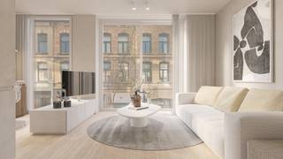 <p>Wonen op het hippe Zuid, op wandelafstand van het park "Zuidpark", omgeven door de vele gekende musea en de gezelligste terrasjes die de stad te bieden heeft!</p>
<p>M6 is een kleinschalig nieuwbouwproject dat bestaat uit een commercieel gelijkvloers, drie appartementen en een duplex penthouse.</p>
<p>Het gebouw werd ontworpen met oog voor detail en weerspiegelt een tijdloos en karaktervol geheel. <br />Alle appartementen worden hoogwaardig en hedendaags afgewerkt aan de hand van een lastenboek en beschikken over een gezellig terras. Bovendien voldoet het project aan de hedendaagse normen inzake energiezuinigheid en duurzaamheid. Een warmtepomp voorziet vloer-verwarming én ook -koeling in het appartement. Zonnepanelen zorgen voor een duurzame energiebron.</p>
<p>Er is een gemeenschappelijke fietsenstalling en extra opbergruimte voorzien in de kelderverdieping.</p>
<p>Kortom, zoekt u een pied-à-terre of een ideale investeringsmogelijkheid op toplocatie, dan komt dit project wellicht in aanmerking.</p>