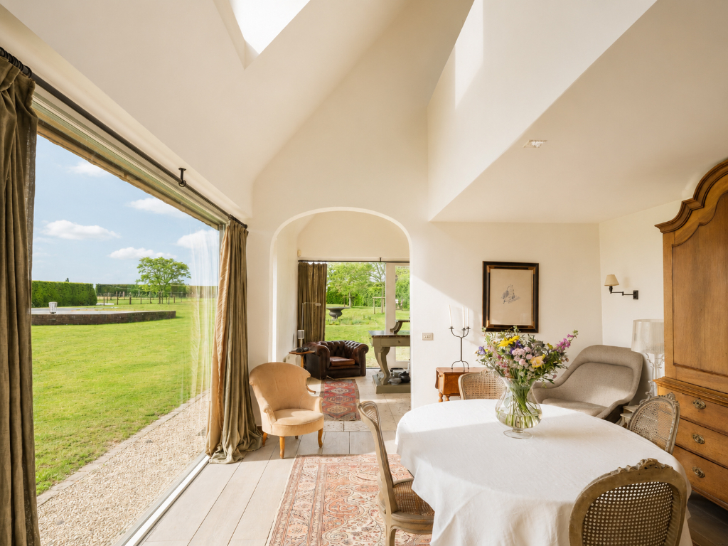 Karaktervolle gerenoveerde hoeve met zwembad en wijngaard op 4.700 m² te Vurste. - photo 2