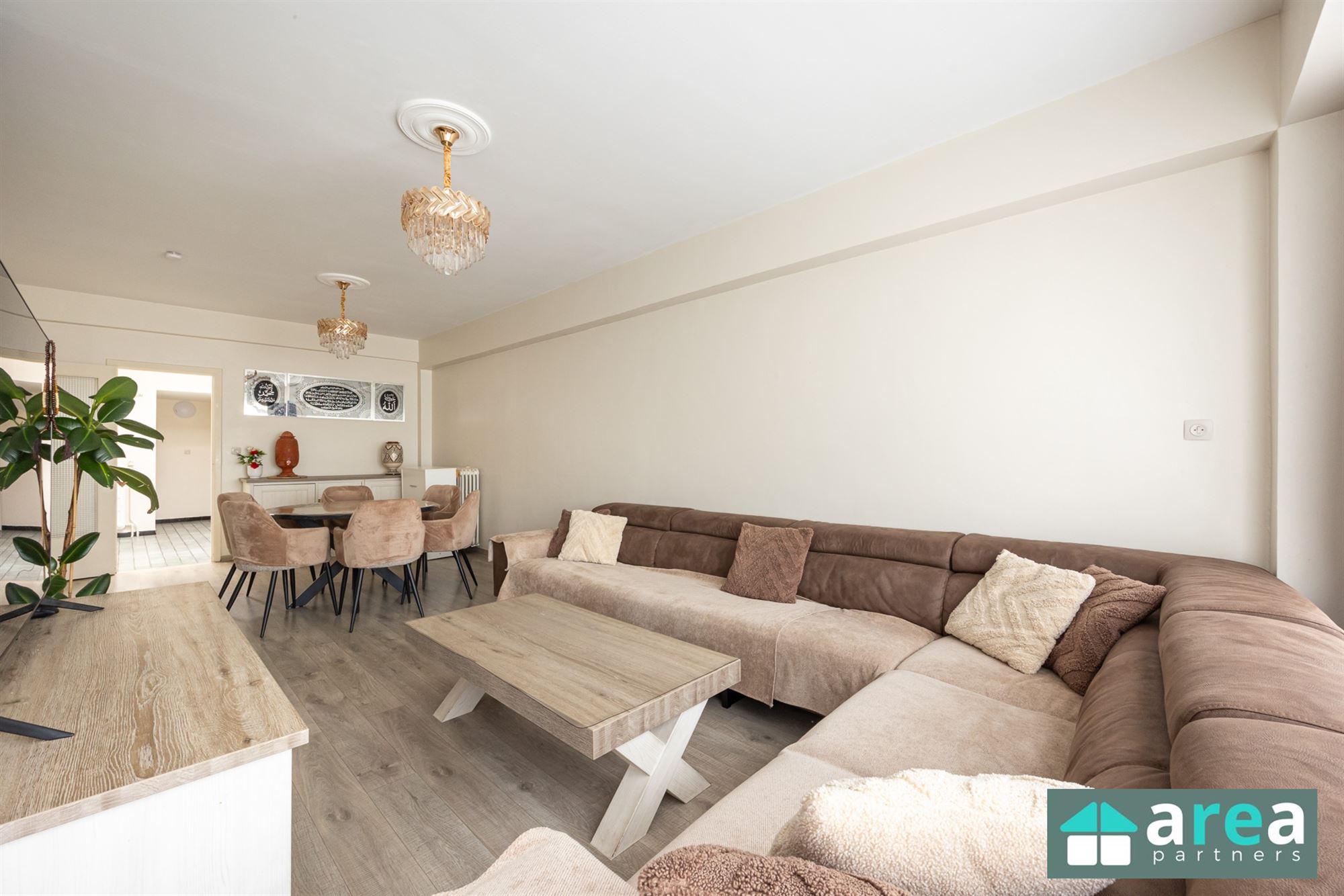 Ruim 2-slpk appartement met terras te Berchem - foto 5