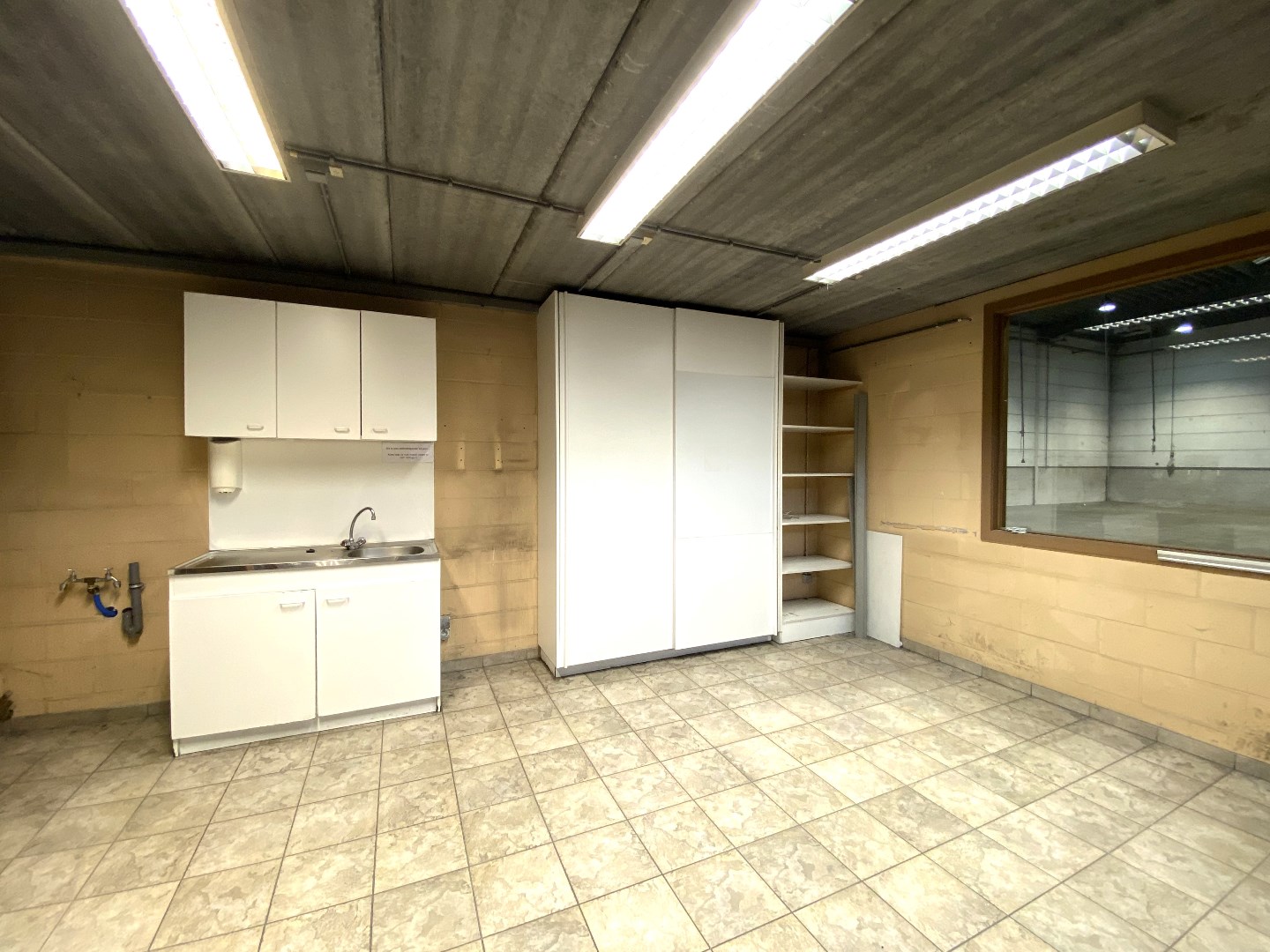 ATELIER MET BUREEL IN HARTJE PITTEM - IDEAAL VOOR DETAILHANDEL! - foto 4