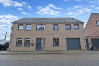 Deze ruime en hedendaagse bebouwing, gelegen aan de Herentsesteenweg 55 in Leuven, biedt een uitzonderlijke combinatie van comfort,...