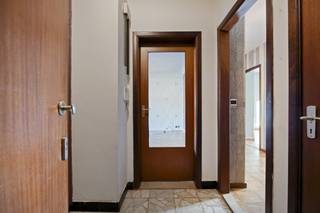 Apartment for sale in Boomlayout:- entrance hall with built-in wardrobe - separate toilet- living room with lots of light- separate kitchen -...