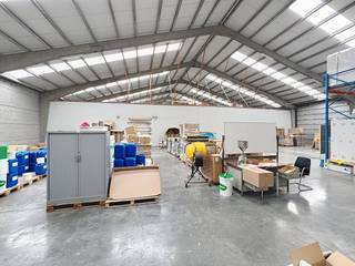 Storage space (485m²) at the Lakeland industrial park in Aalter.FACILITIES: - Surface (30mx18m), clear height 5m, ridge height 9.5 m.-...