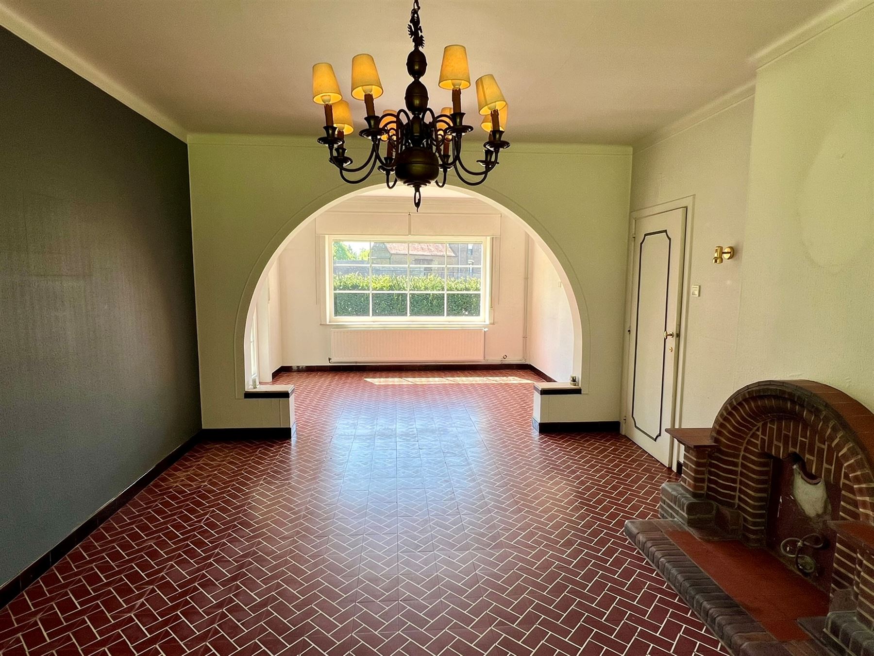 Ruime eigendom met woning, atelier en uitbreidingspotentieel  - foto 2