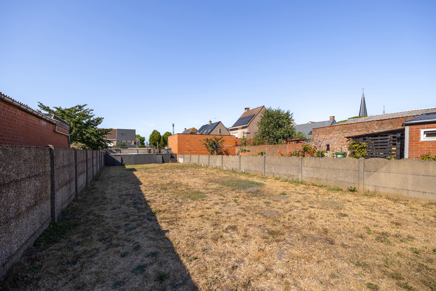 GEZINSWONING MET 3 SLAAPKAMERS EN RUIME TUIN - foto 5