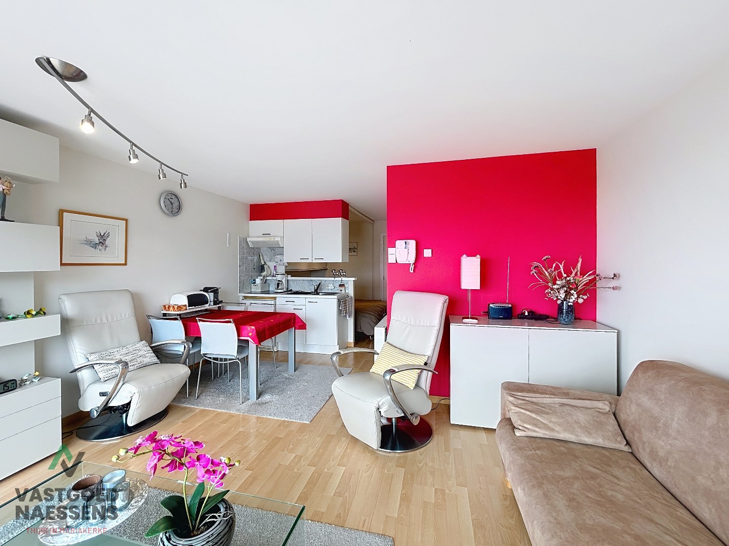 INSTAPKLARE STUDIO MET VEEL LICHTINVAL EN ZICHT OP ZEE - foto 5