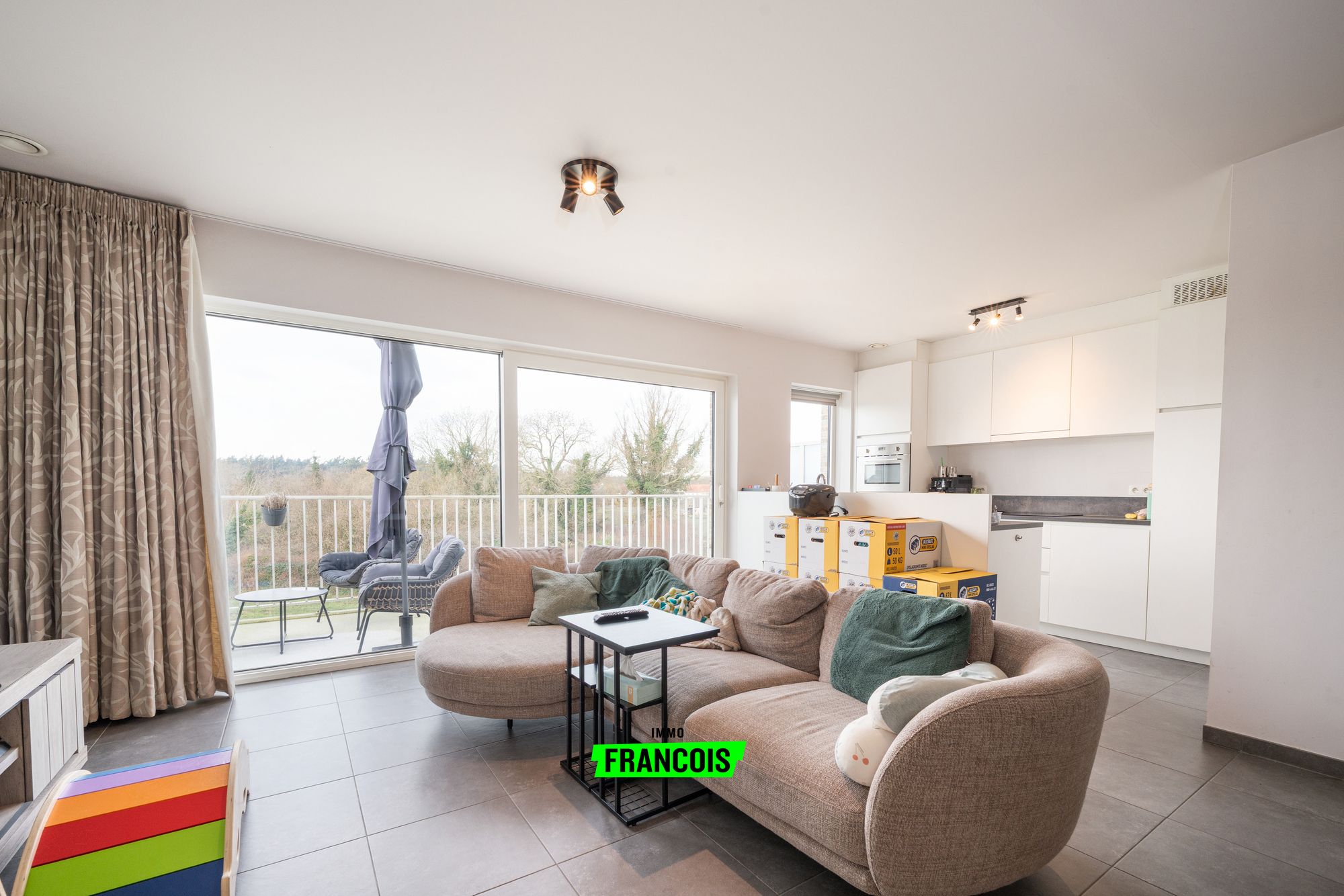 Appartement met 2 slaapkamers en garage in centrum Loppem - foto 2