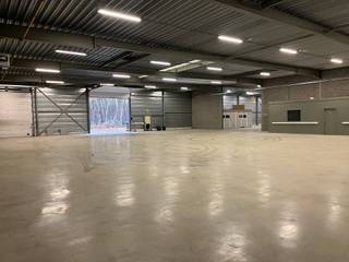 Magazijn 450m² te huur- magazijnen vanaf 300m² tot 7500m² te huur- opgesplitst, voorste deel- zeer goede locatie in de nabijheid van de...