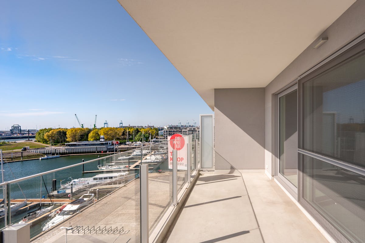 Appartement spacieux avec terrasse et vue sur le port de plaisance à vendre - photo 5