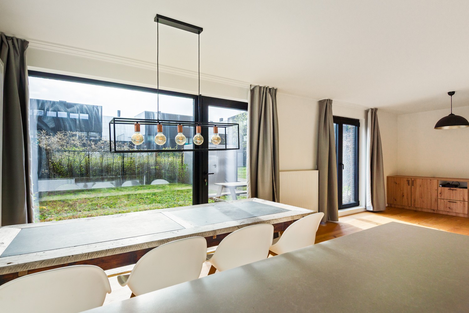 Instapklaar gelijkvloersappartement met 3 slaapkamers en een tuin in Wijnegem! - foto 5