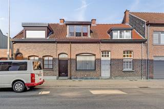 Welkom in deze charmante woning gelegen in het hart van Haasdonk, perfect voor gezinnen die op zoek zijn naar een comfortabel en gezellig thuis...