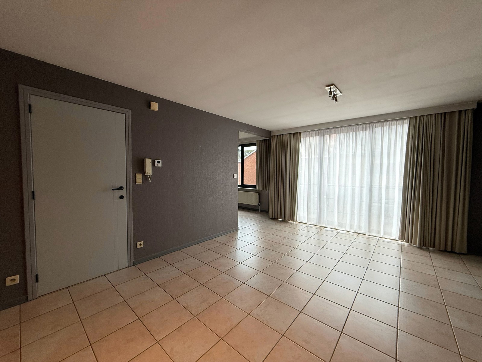 Centraal gelegen appartement met twee slaapkamers.  - foto 2