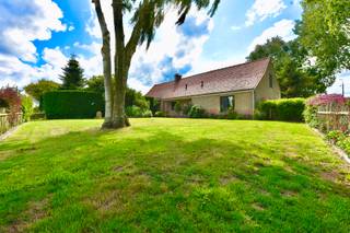 Ontdek dit prachtige huis gelegen in het rustige en landelijke Kaprijke, perfect voor wie op zoek is naar ruimte en rust. Deze woning beschikt...
