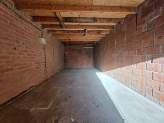 Op dit perceel gelegen in tweede lijn in de Bavikhoofsestraat in Kuurne vinden we een opslagplaats/atelier, een vrijstaande garage en een...