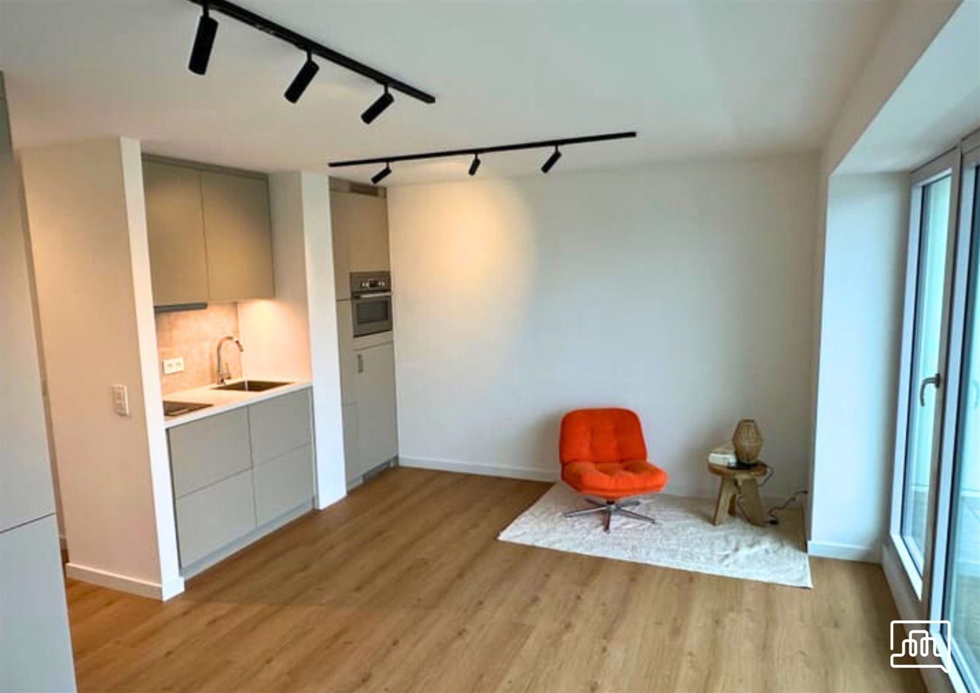 Vernieuwde studio met aangenaam terras + staanplaats - foto 3