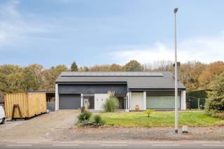 [[ DIT PAND NEEMT DEEL AAN DE ERA OPEN HUIZEN DAG OP 6/12 VAN 11:00 TOT 12:00 ]]Charmante gelijkvloerse woning met ruime indeling en toplocatie nabij...