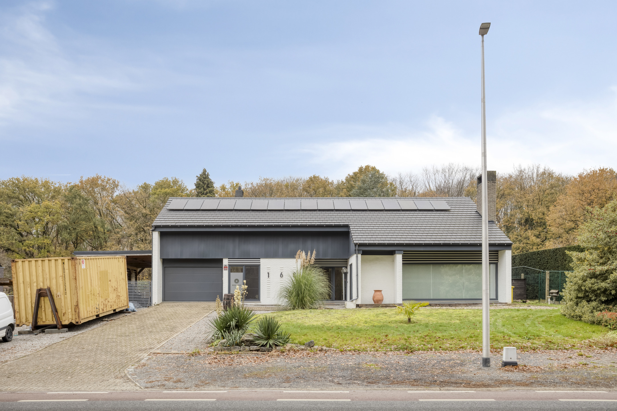 House for sale in Beringen with 3 bedrooms - photo 1