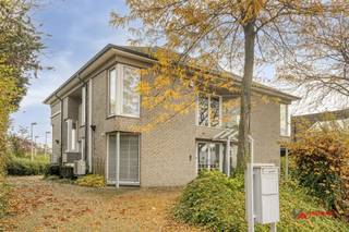  Kantoorgebouw te koop 397M2.Dit  kantoorgebouw met goede EPC-score biedt tal van mogelijkheden voor wie op zoek is naar een functionele en vlot...