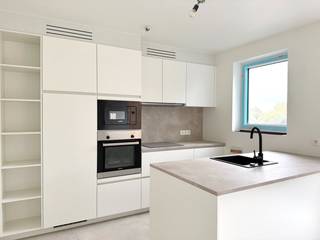 Ontdek dit recent gebouwde appartement in het hart van Zwevegem, waar comfort, licht en moderne afwerking samenkomen.IndelingRuime en lichtrijke...