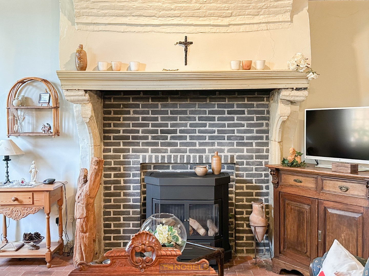 Te koop, beschermd pelgrimshuis met historische grandeur aan het dorpsplein van Mespelare - foto 4