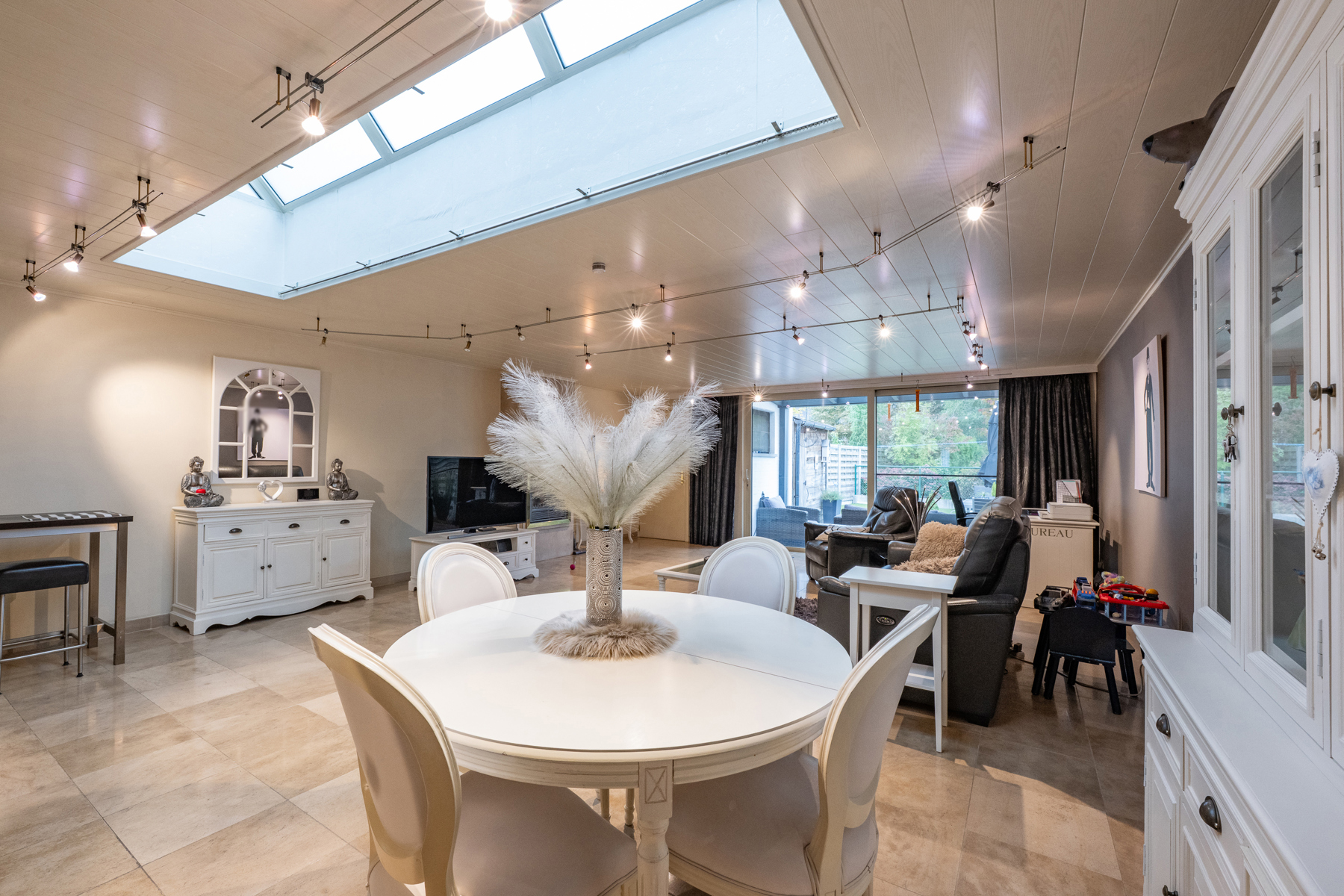 RUIM INSTAPKLAAR GLV APPARTEMENT MET TUIN EN TERRAS (201m²) - foto 1