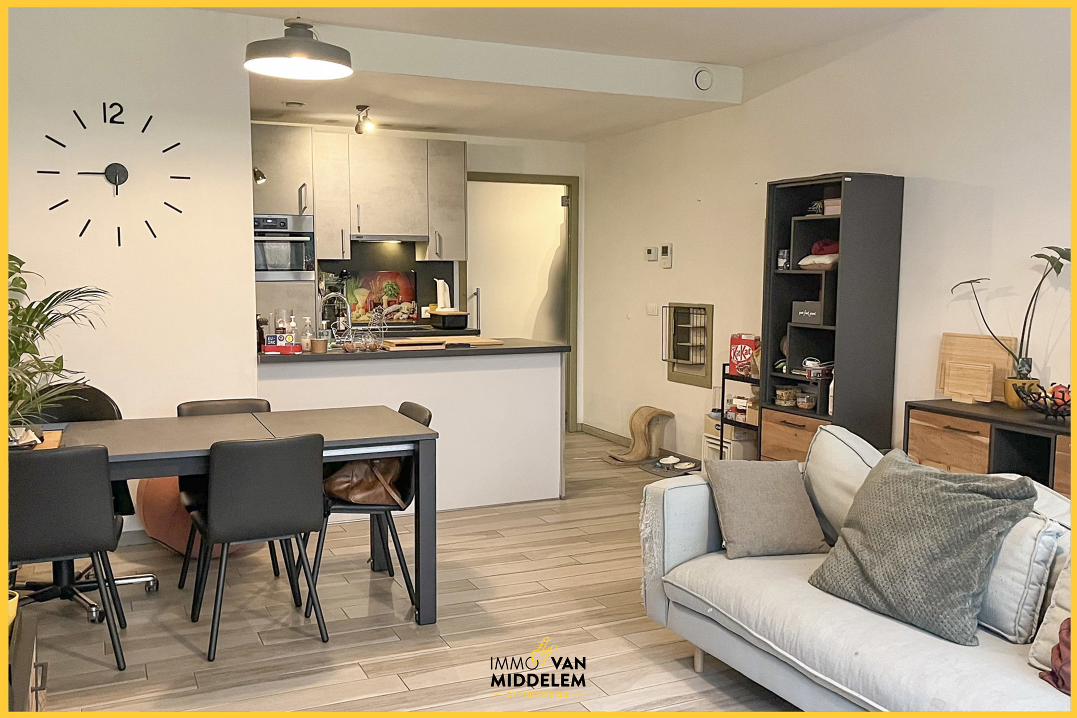 GELIJKVLOERS APPARTEMENT MET 3 SLAAPKAMERS EN STAANPLAATS - foto 3