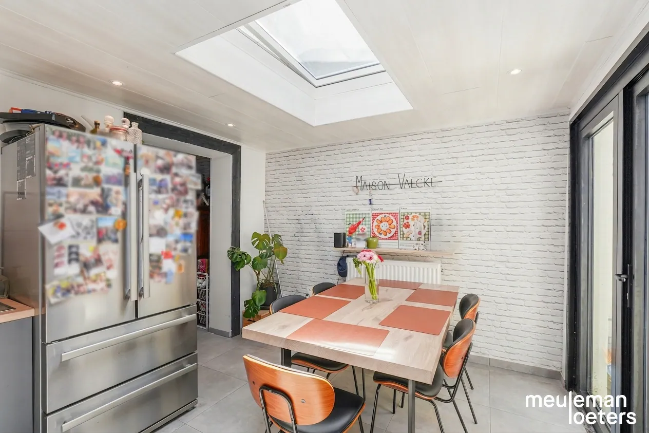 Charming move-in ready city house with sunny courtyard - photo 5