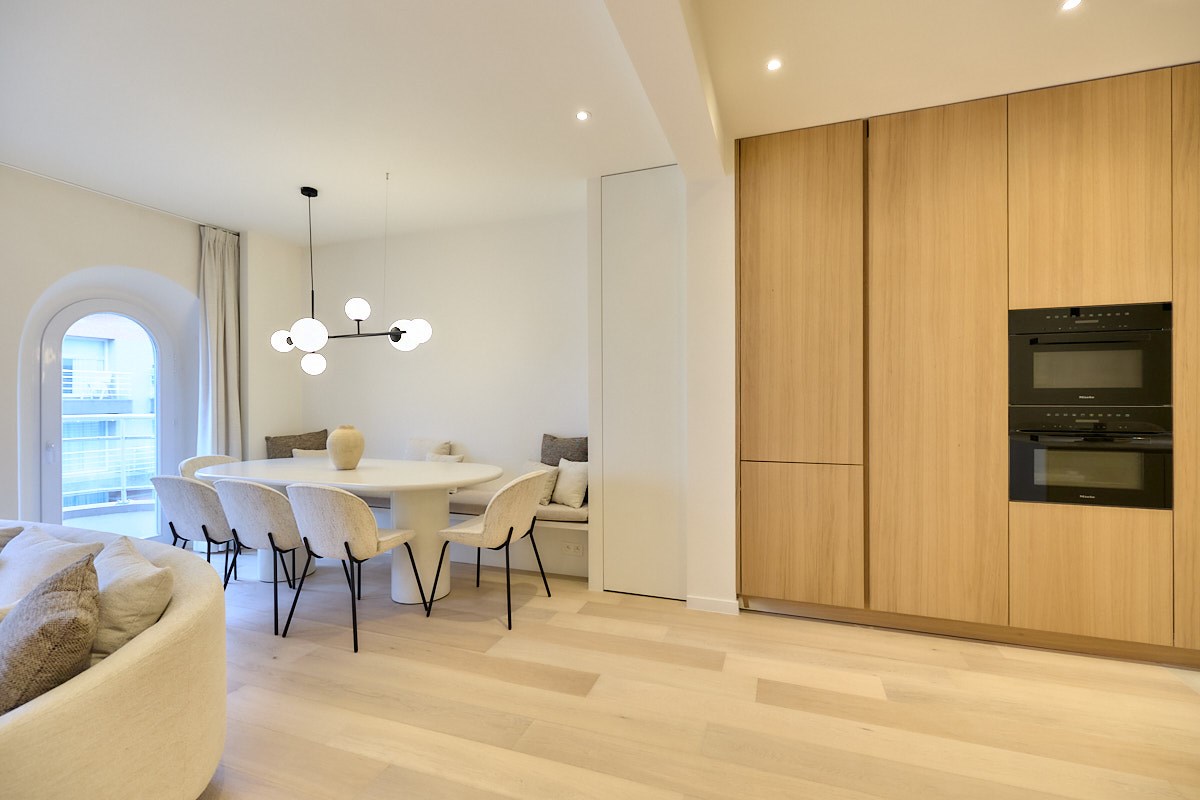 Gerenoveerd appartement met 4 slpks. en zijdelings zeezicht - foto 5